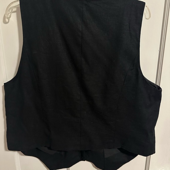 Black Vest - Picture 3 of 6